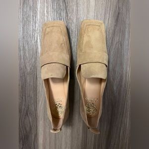 BRAND NEW Tan suede flats from Vince Camuto. size 8